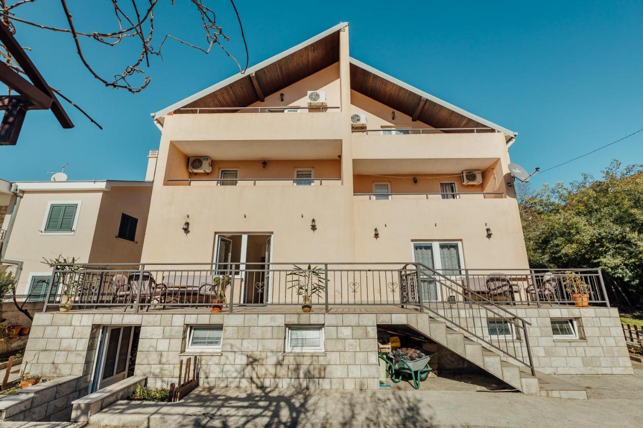 Apartmani Mara クンボル エクステリア 写真